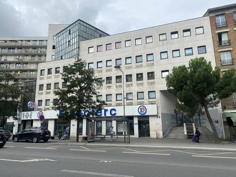 Office in Le Kremlin-Bicêtre for lease Building Photo- Image 1 of 9