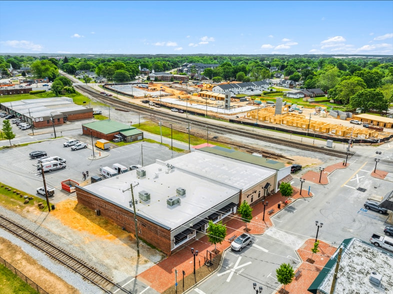 317 Trade St, Greer, SC for sale - Building Photo - Image 3 of 12