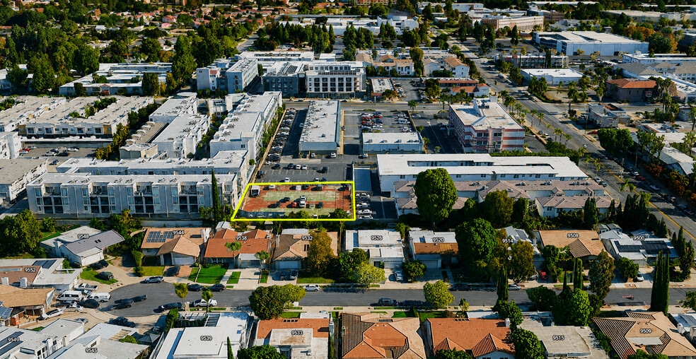 9545 Reseda Blvd, Northridge, CA for lease - Building Photo - Image 3 of 4