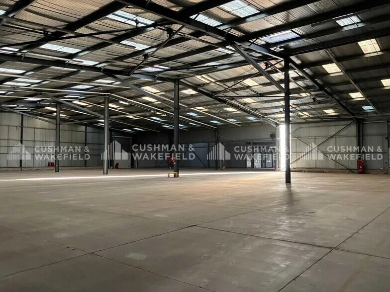 105 Rue Francois Hennebique, Aix-en-Provence for lease - Interior Photo - Image 2 of 8