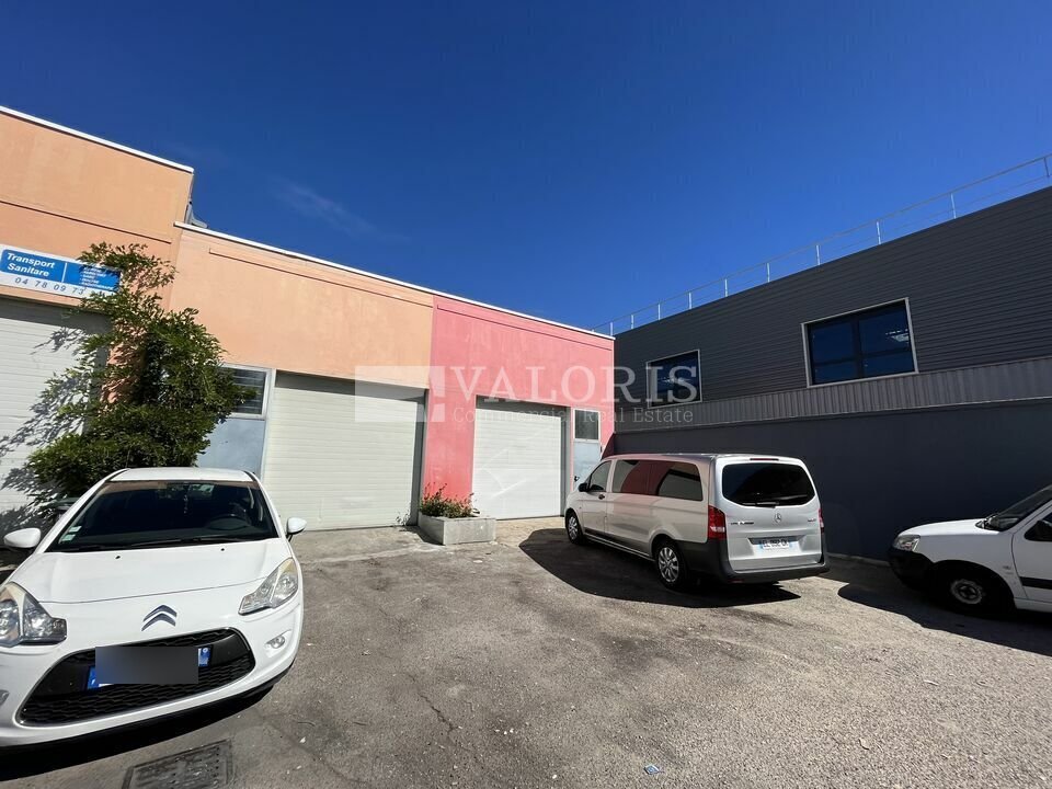197 Avenue Francis De Pressensé, Vénissieux à louer Photo du bâtiment- Image 1 de 4