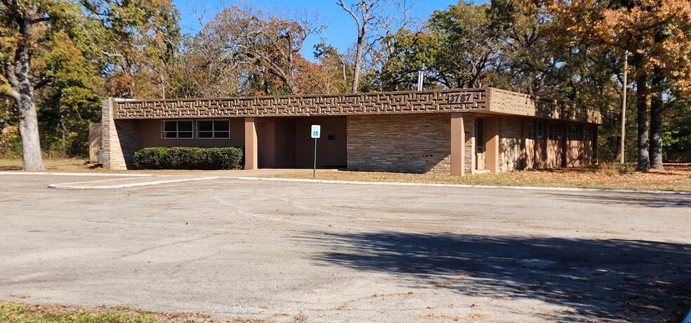 3787 NW Loop 286, Paris, TX for lease - Building Photo - Image 2 of 13