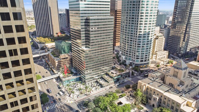 Plus de détails pour 444 S Flower St, Los Angeles, CA - Commerce de détail à louer