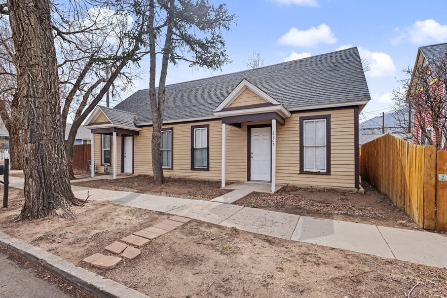 2201 W Pikes Peak Ave, Colorado Springs, CO for sale - Primary Photo - Image 1 of 16