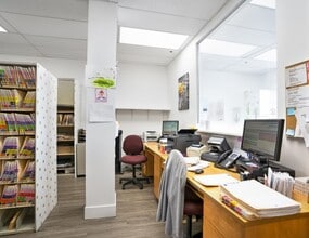 2122-2134 Av Victoria, Longueuil, QC for lease Interior Photo- Image 1 of 3