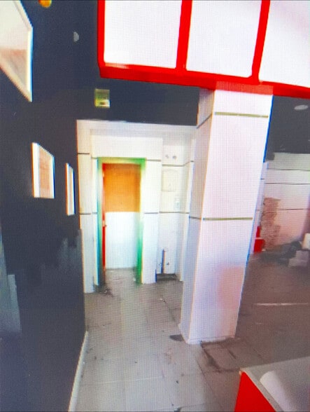 Retail in Cáceres for lease - Building Photo - Image 3 of 7