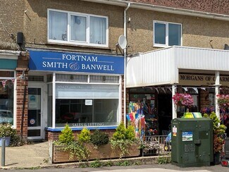 Plus de détails pour The St, Charmouth - Commerce de détail à louer