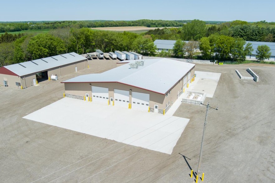 946 W Medina Rd, Marshall, WI for lease - Building Photo - Image 3 of 12