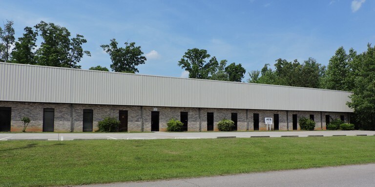175 Andrew Dr, Stockbridge, GA à louer - Photo du bâtiment - Image 2 de 6