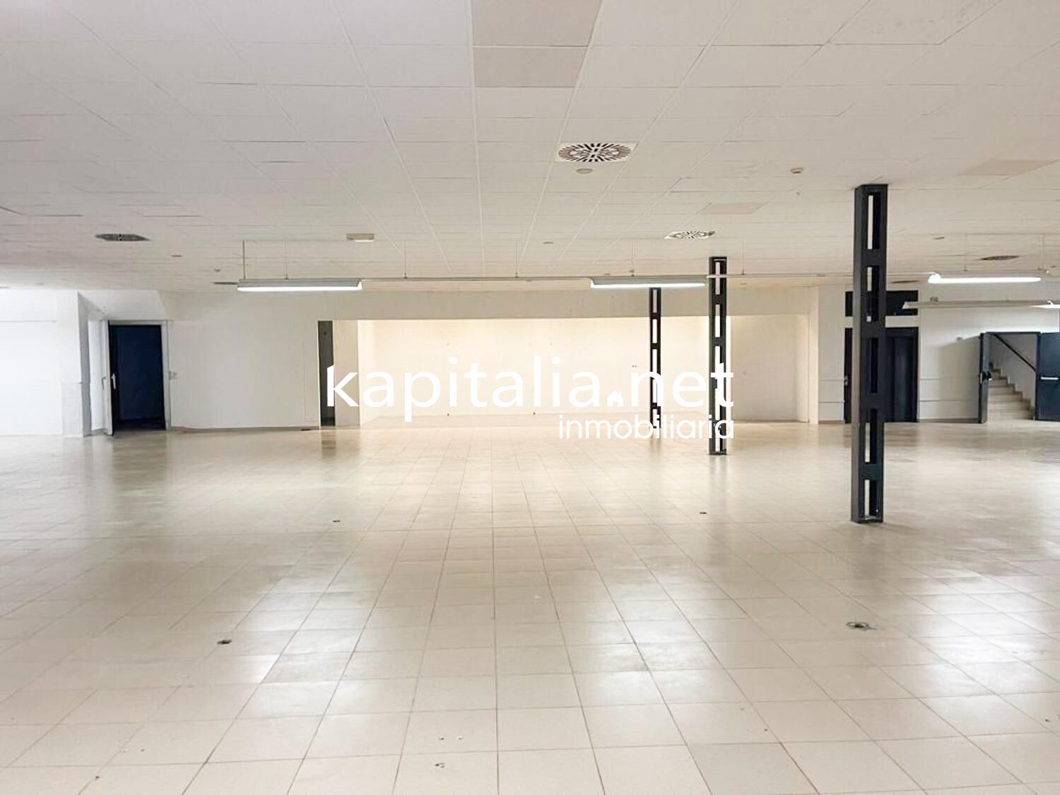 Commerce de détail dans Ontinyent, Valencia à louer Photo du bâtiment- Image 1 de 8