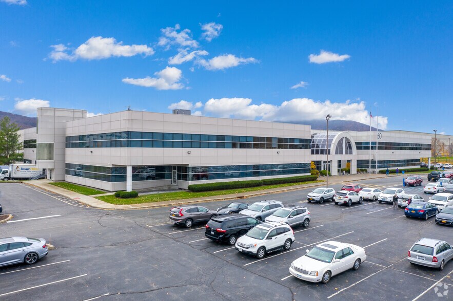 60 Merritt Blvd, Fishkill, NY à louer - Photo du bâtiment - Image 2 de 3