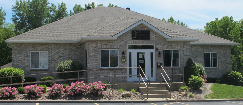 19 Emerald Ter, Swansea, IL for lease - Building Photo - Image 2 of 13