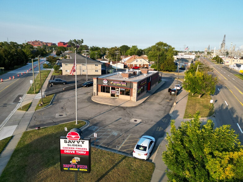 2630 Oakwood Blvd, Melvindale, MI à vendre - Photo du bâtiment - Image 1 de 10