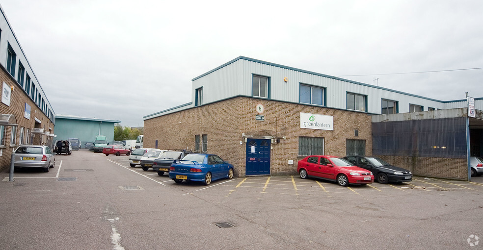 Imperial Way, Watford for lease - Building Photo - Image 2 of 7