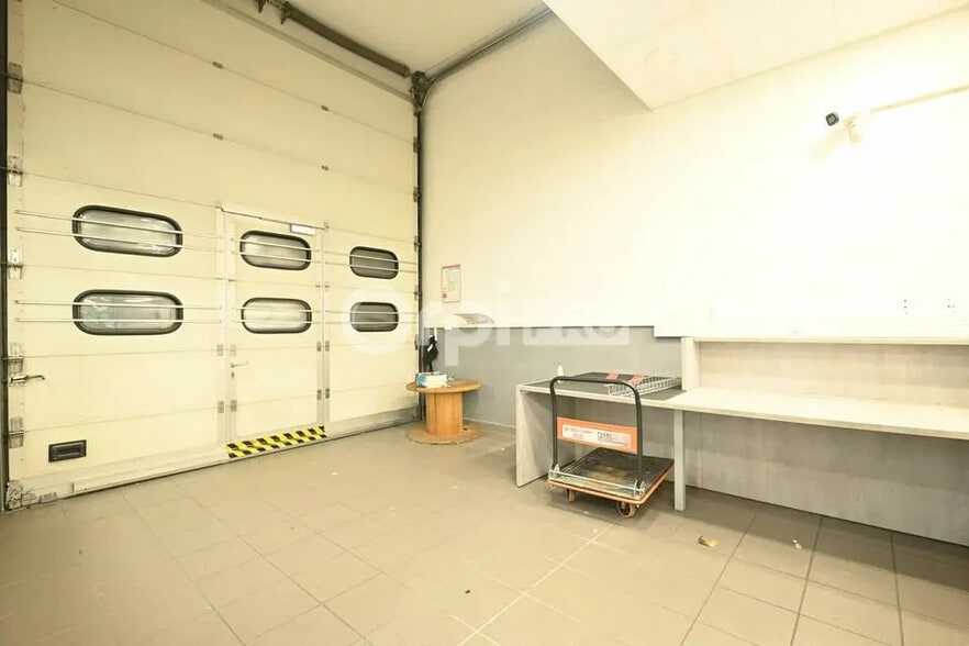 Office in Villefontaine for lease - Interior Photo - Image 2 of 11