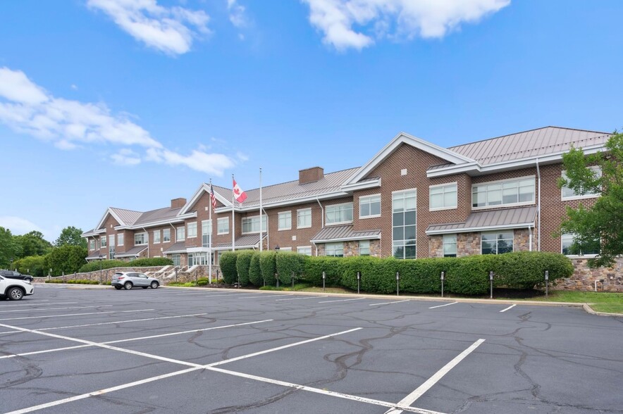 662 Penn St, Newtown, PA à vendre - Photo du bâtiment - Image 2 de 23