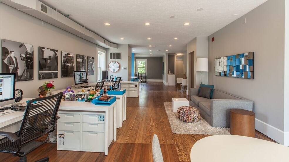 380 S Main St, Akron, OH à louer - Photo intérieure - Image 3 de 12