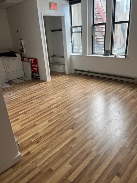 307 Wall St, Kingston, NY for lease - Building Photo - Image 3 of 5