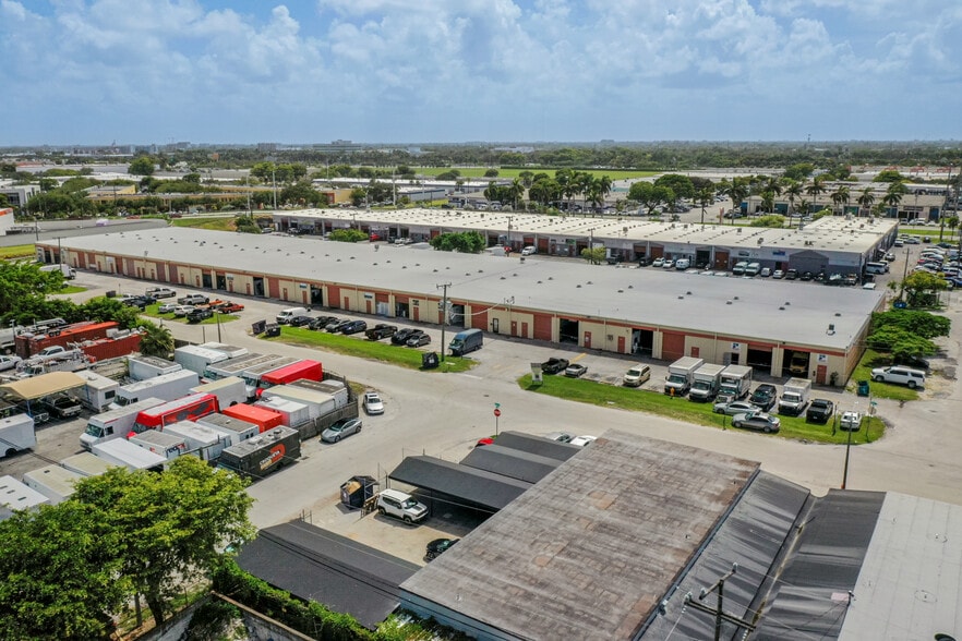 18625-18753 SW 105th Pl, Cutler Bay, FL for lease - Building Photo - Image 1 of 7