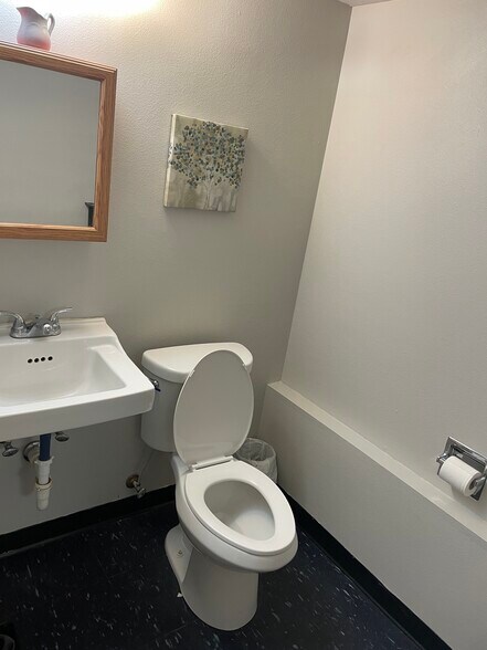116 5th St, West Des Moines, IA for lease - Interior Photo - Image 2 of 10
