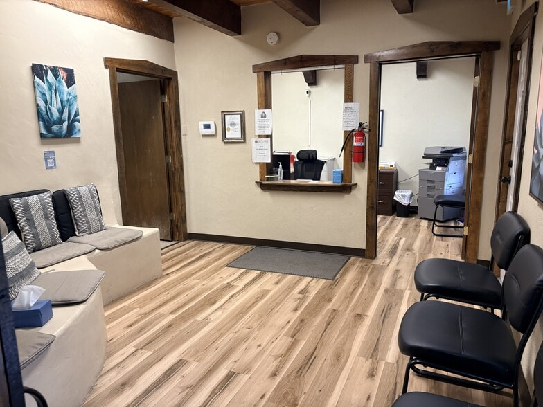 1213 Gusdorf Rd, Taos, NM à vendre - Photo du bâtiment - Image 3 de 5