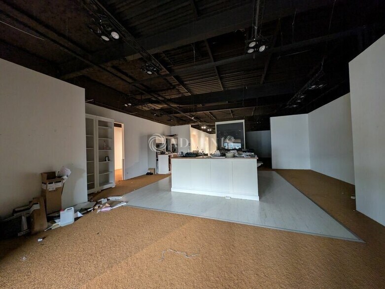 Retail in Vendenheim for lease - Interior Photo - Image 3 of 9