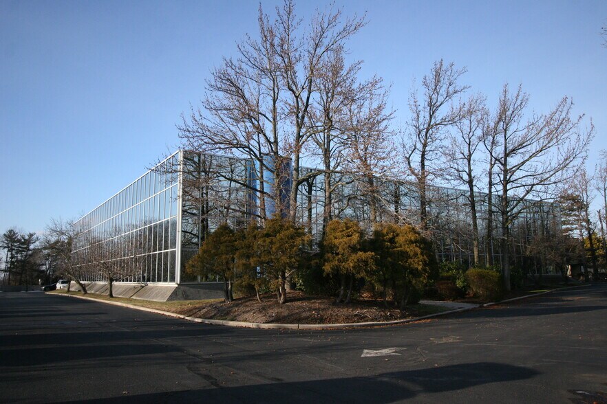 400 Sylvan Ave, Englewood Cliffs, NJ à louer - Photo du bâtiment - Image 2 de 8