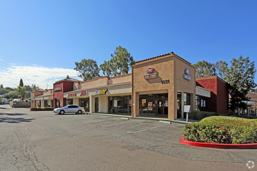 1031-1033 S Santa Fe Ave, Vista, CA à louer - Photo du bâtiment - Image 2 de 18