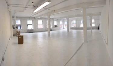 37 Greenpoint Ave, Brooklyn, NY à louer Photo intérieure- Image 1 de 5