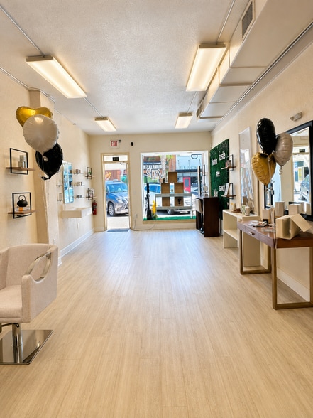 318 Main St, Dunedin, FL à louer - Photo du bâtiment - Image 2 de 5
