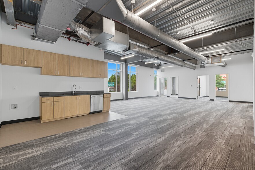 1800 Central Ave, Charlotte, NC à louer - Photo intérieure - Image 3 de 8
