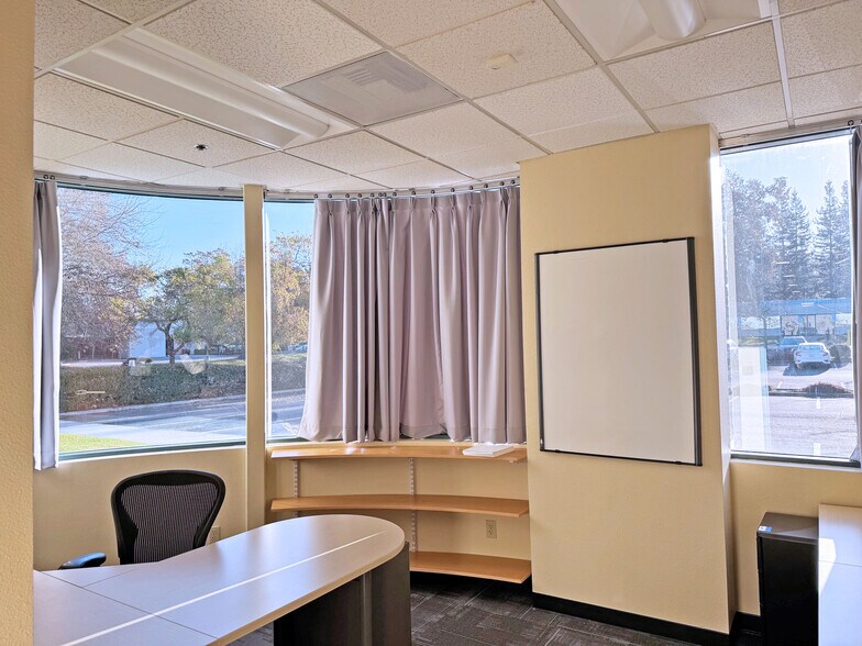 424 Aviation Blvd, Santa Rosa, CA à vendre - Photo intérieure - Image 3 de 10