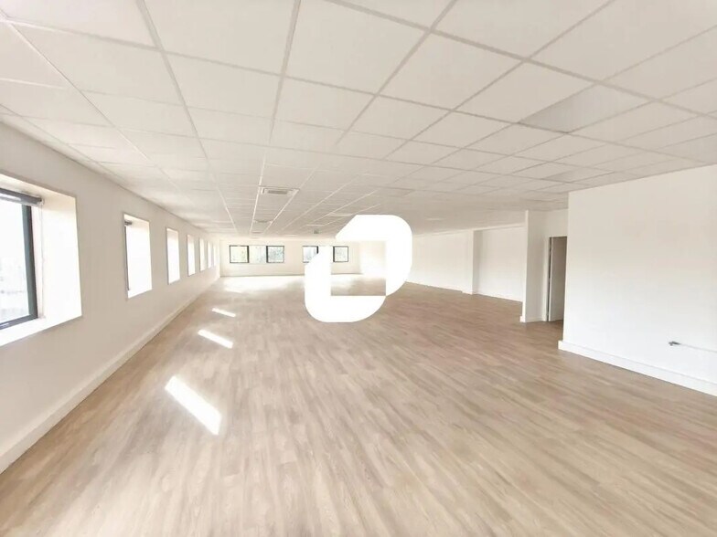 Office in Rosny-sous-Bois for lease - Interior Photo - Image 2 of 6