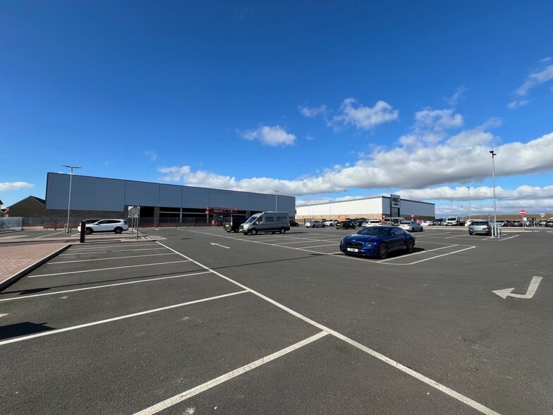 23 Honeysuckle Way, Clacton On Sea for lease - Building Photo - Image 3 of 3