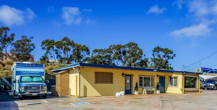 2525 S Vista Way, Oceanside, CA à louer - Photo principale - Image 2 de 11