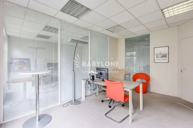 Bureau dans Neuilly-sur-Seine à louer - Photo du bâtiment - Image 2 de 11