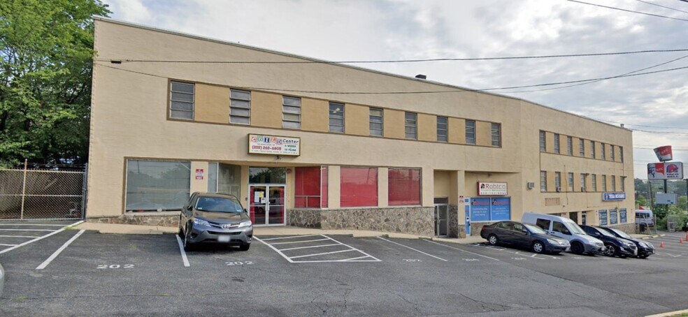 202-212 Riggs Rd NE, Washington, DC à louer - Photo du bâtiment - Image 2 de 3