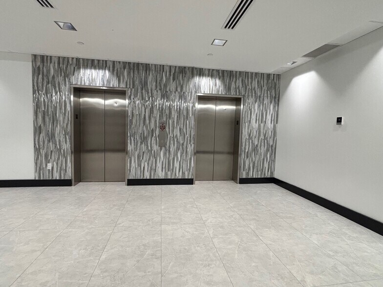 900 SE 3rd Ave, Fort Lauderdale, FL à louer - Photo intérieure - Image 3 de 5