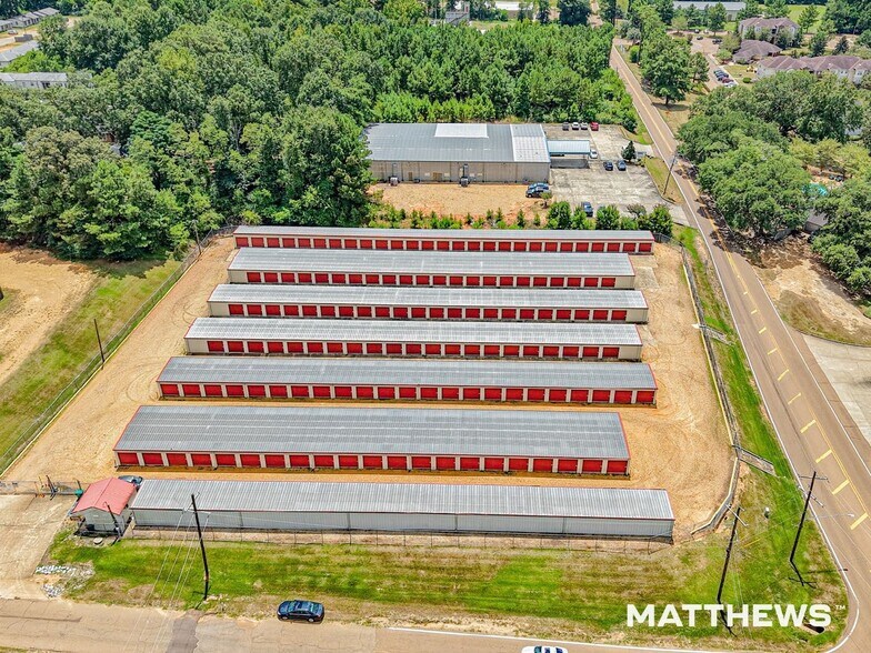 McComb Storage Portfolio portefeuille de 1 propriétés à vendre sur LoopNet.ca - Photo du bâtiment - Image 3 de 7