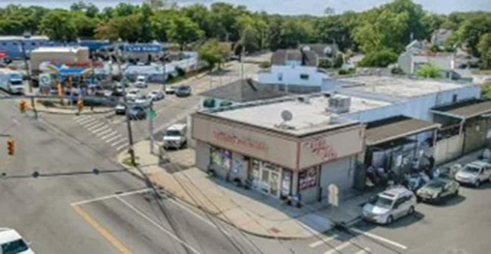 926 Nassau Rd, Uniondale, NY for sale - Building Photo - Image 2 of 7