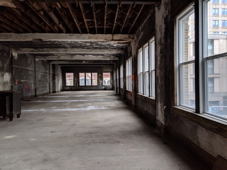 400 E Baltimore St, Baltimore, MD for sale - Interior Photo - Image 3 of 8