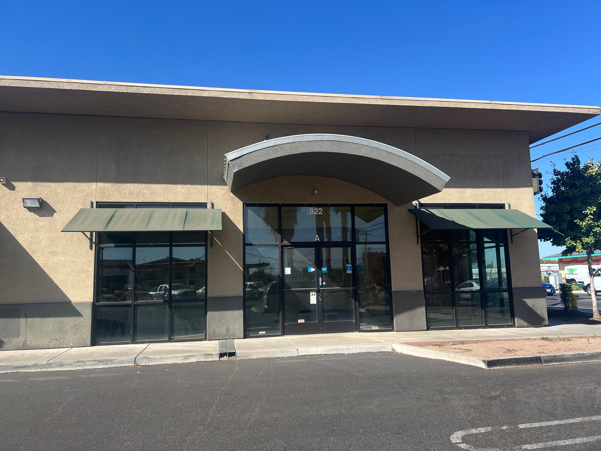 822 Kansas Ave, Modesto, CA à louer Photo du bâtiment- Image 1 de 19