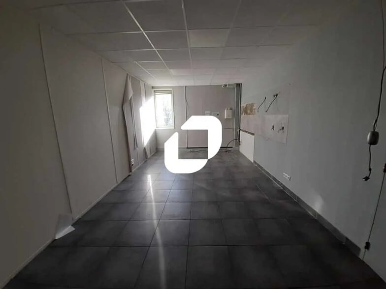 Office in Pantin for lease - Interior Photo - Image 3 of 21