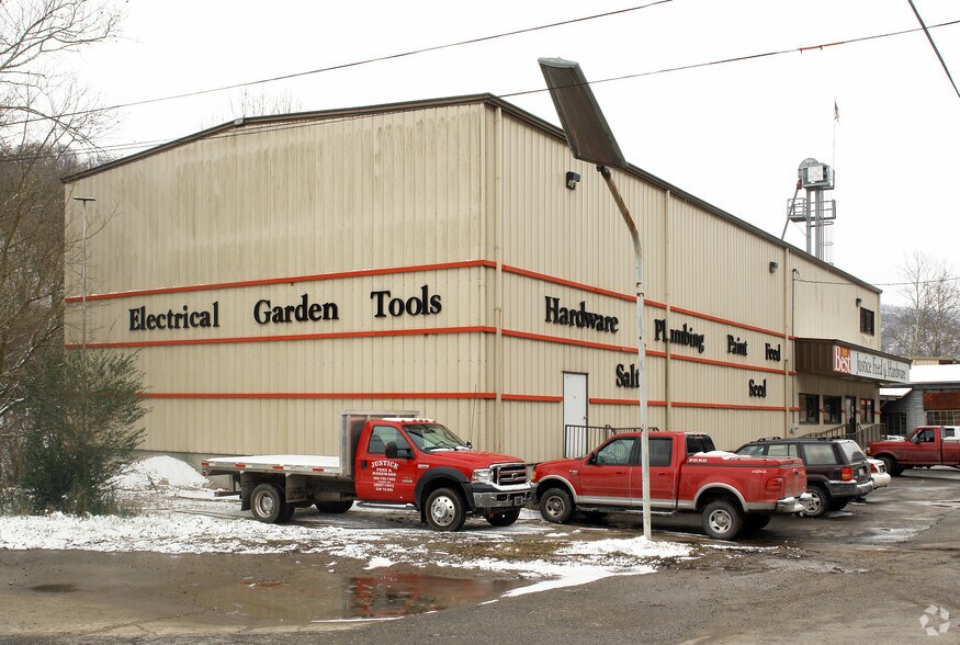 109 Justice Ave, Logan, WV à vendre - Photo du bâtiment - Image 1 de 9