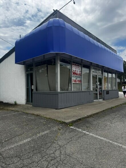 1048 Route 9W, Fort Montgomery, NY à vendre - Photo du bâtiment - Image 2 de 3