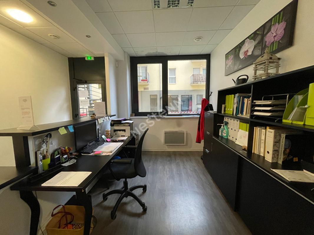 Office in Saint-Avold for sale Building Photo- Image 1 of 11