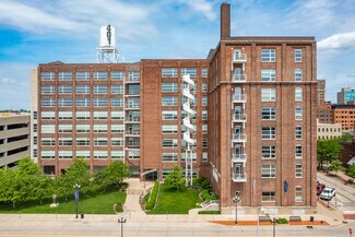 Plus de détails pour 401 SW Water St, Peoria, IL - Bureau à louer