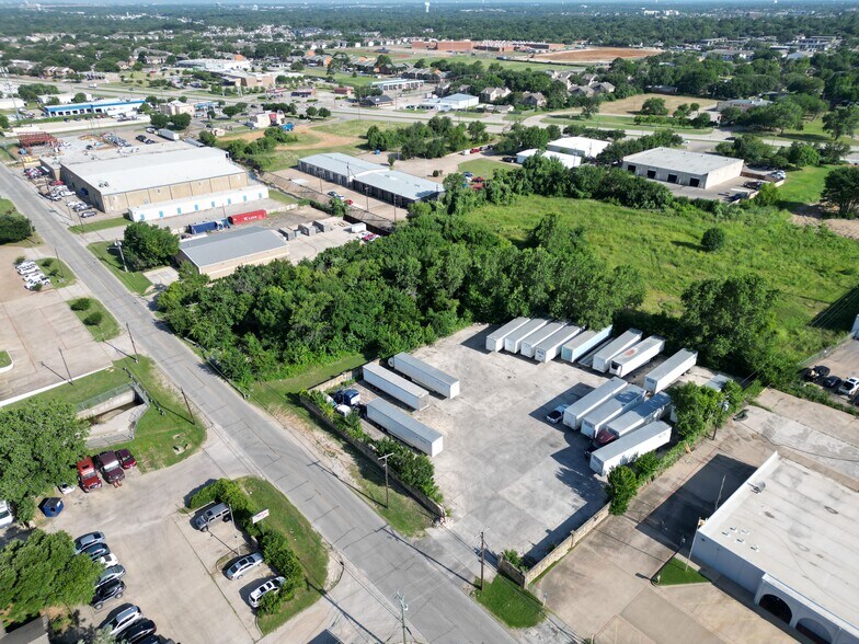 2802 S Pipeline Rd, Euless, TX à louer - Photo du bâtiment - Image 3 de 7