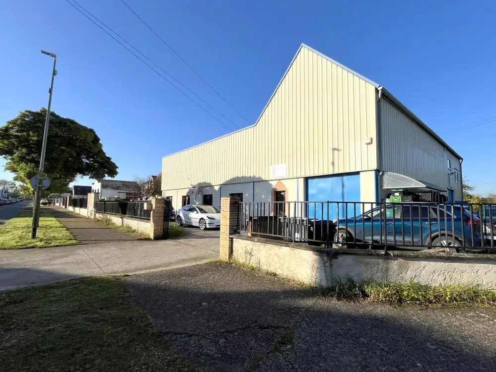 Rue Des Cayennes, Conflans-Sainte-Honorine for lease Building Photo- Image 1 of 4