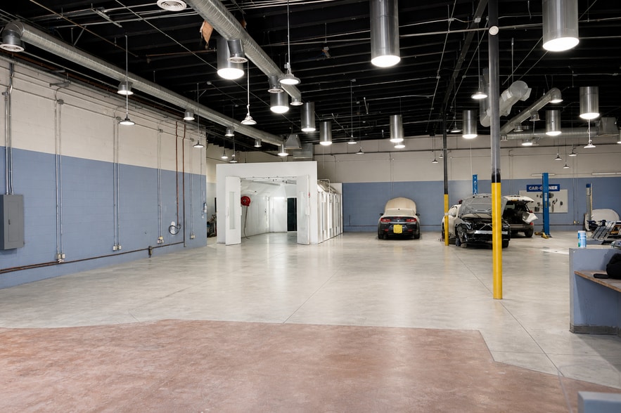 10923 Randall St, Sun Valley, CA for lease - Building Photo - Image 3 of 10